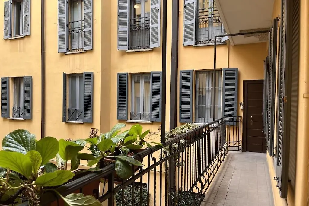 Youhosty - Ticinese Suite 1 Milan Italy